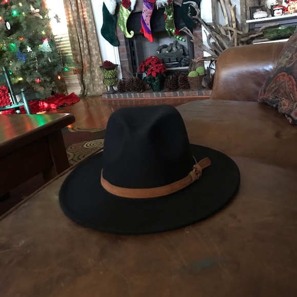 Accessories - Ladies felt hat-only tried on